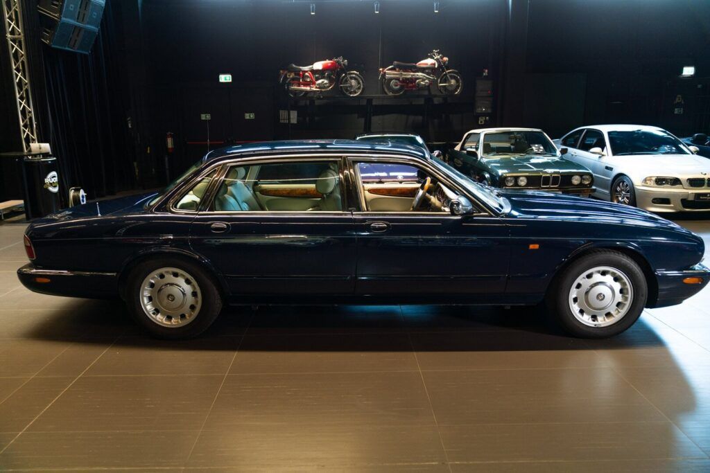 Daimler Eight for sale | 1997 DAIMLER V8 LWB - Image 8