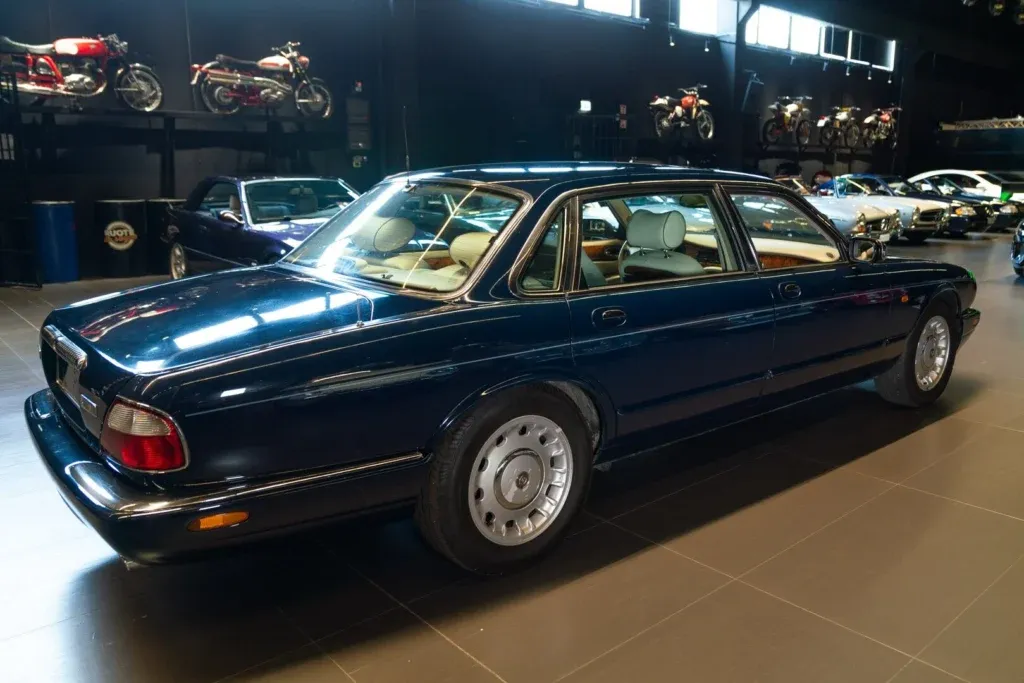 Daimler Eight for sale | 1997 DAIMLER V8 LWB - Image 5