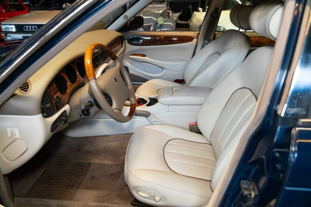 Daimler Eight for sale | 1997 DAIMLER V8 LWB - Image 26