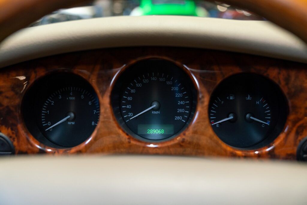 Daimler Eight for sale | 1997 DAIMLER V8 LWB - Image 42