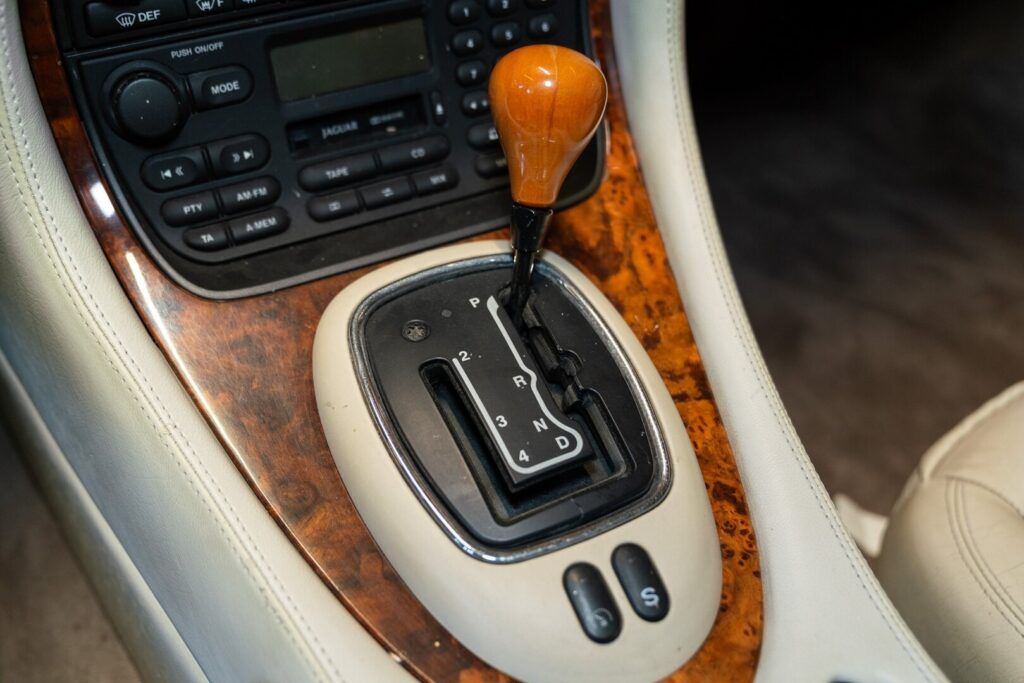 Daimler Eight for sale | 1997 DAIMLER V8 LWB - Image 47