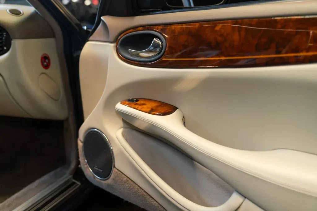 Daimler Eight for sale | 1997 DAIMLER V8 LWB - Image 36