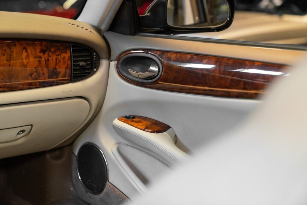 Daimler Eight for sale | 1997 DAIMLER V8 LWB - Image 32