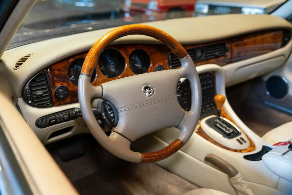 Daimler Eight for sale | 1997 DAIMLER V8 LWB - Image 29