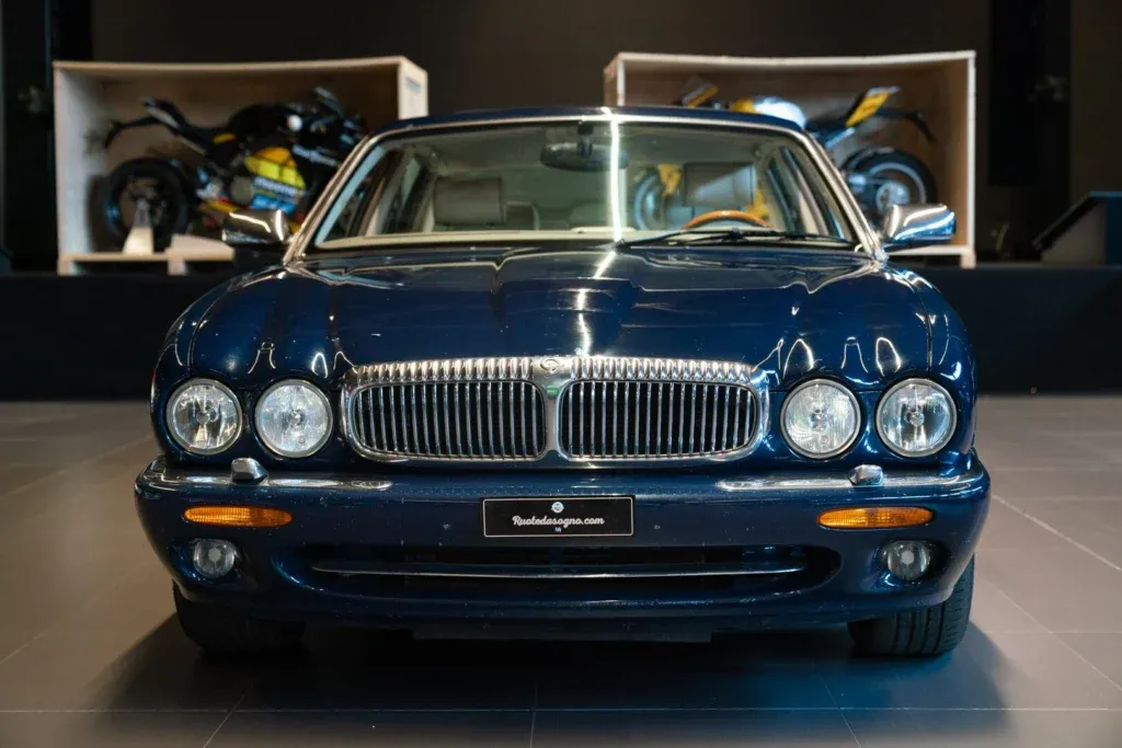 Daimler Eight for sale | 1997 DAIMLER V8 LWB - Image 10