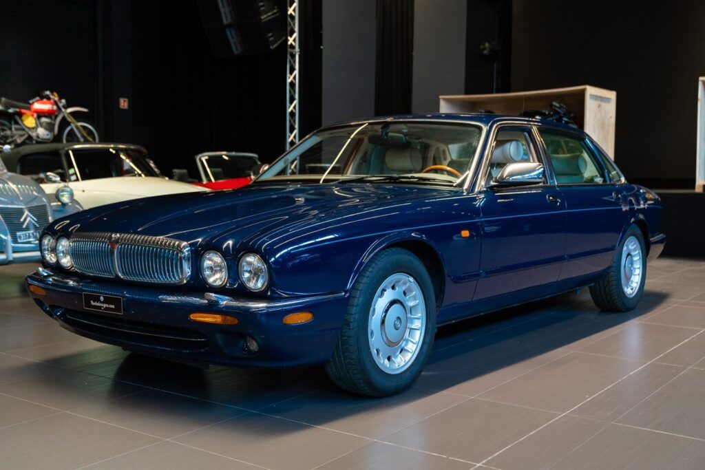 Daimler Eight for sale | 1997 DAIMLER V8 LWB - Image 11