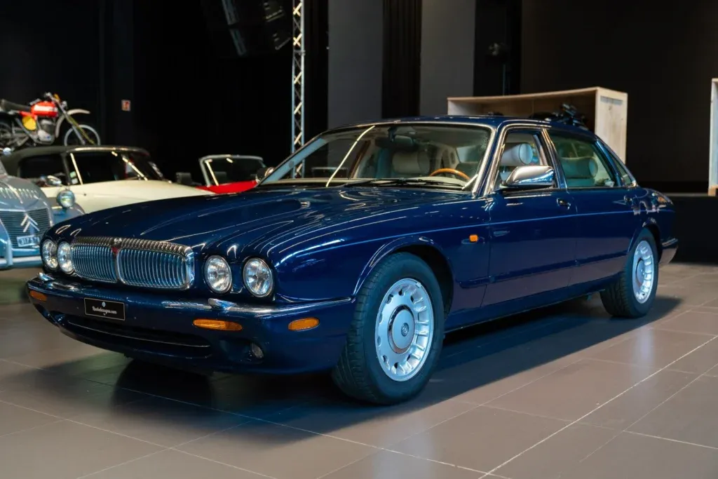 Daimler Eight for sale | 1997 DAIMLER V8 LWB - Image 11