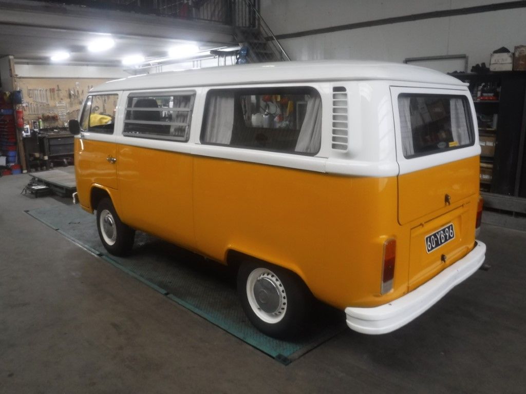 Volkswagen Transporter for sale | Volkswagen - T2 Bus - Image 4
