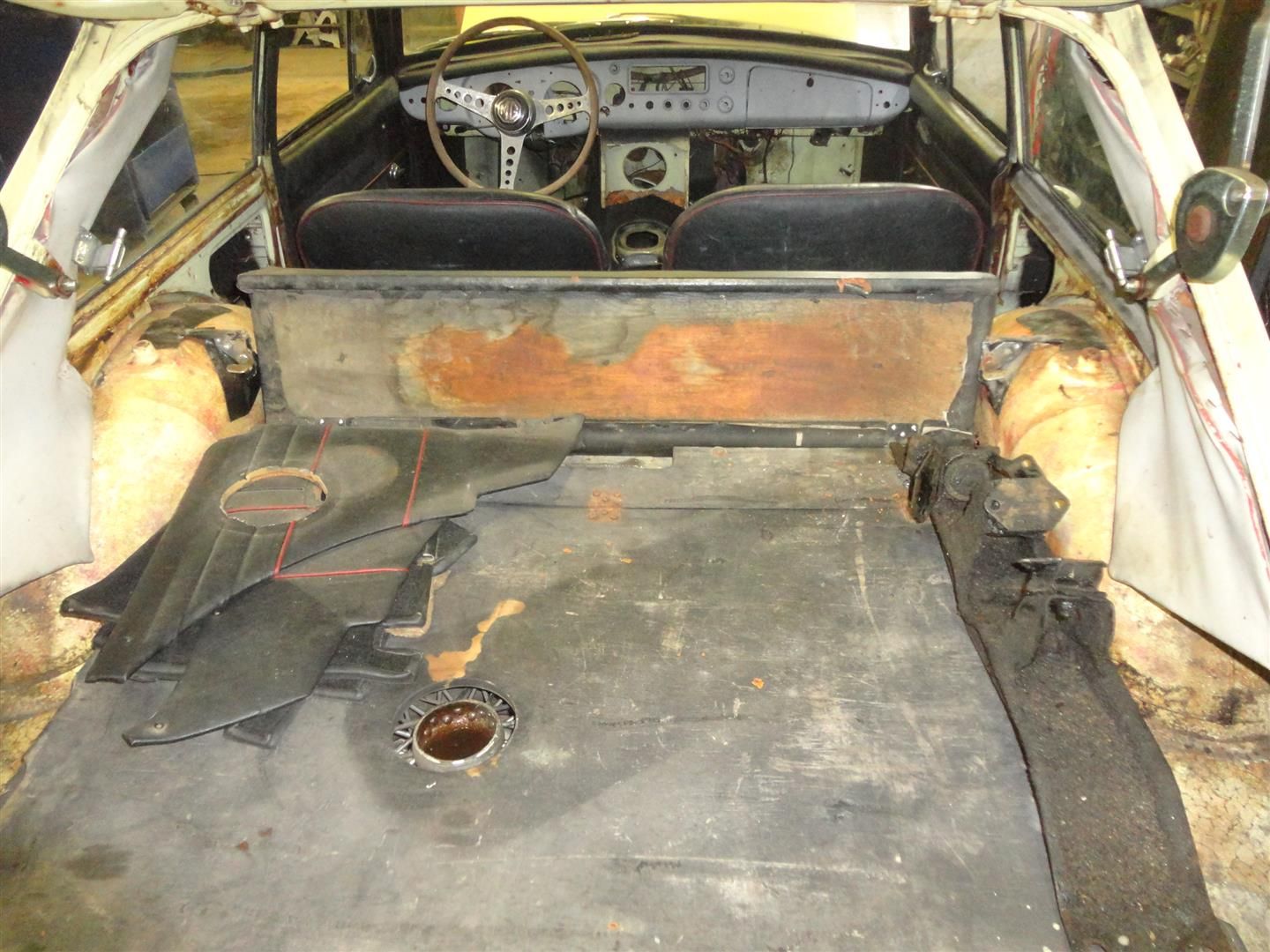 MG MGB GT for sale | MG - B GT to restore '70 - Image 7