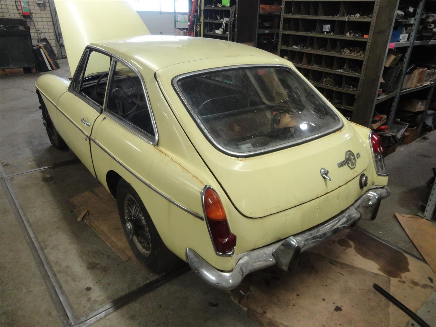 MG MGB GT for sale | MG - B GT to restore '70 - Image 8