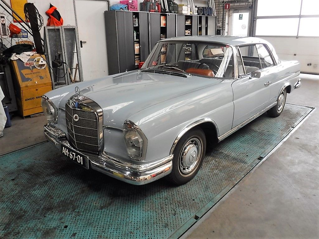 Mercedes-Benz Fintail (Heckflosse) for sale | Mercedes - 220 SE Coupe W111 - Image 2