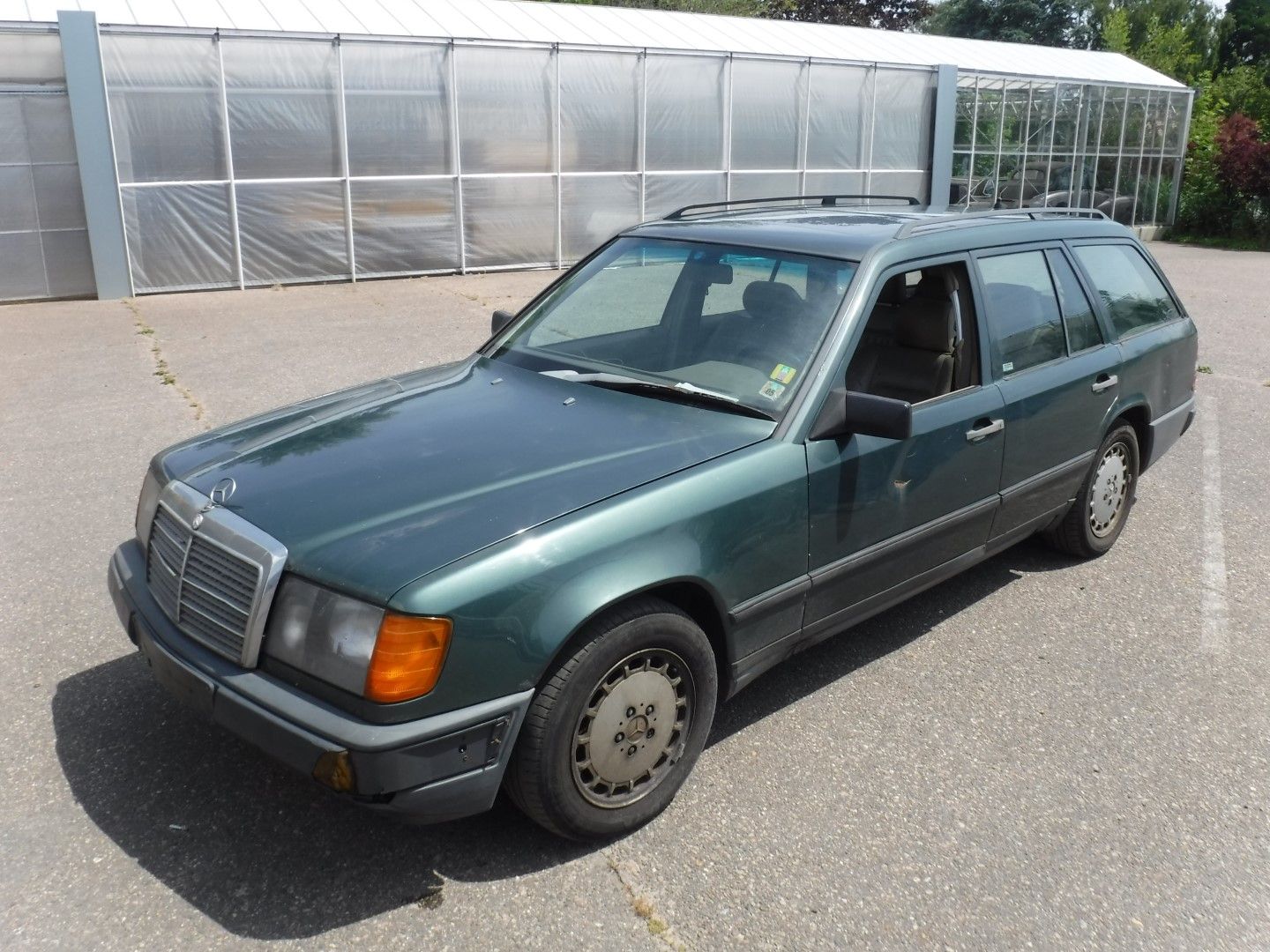 Mercedes-Benz W123 for sale | Mercedes - 300TDT - Image 2