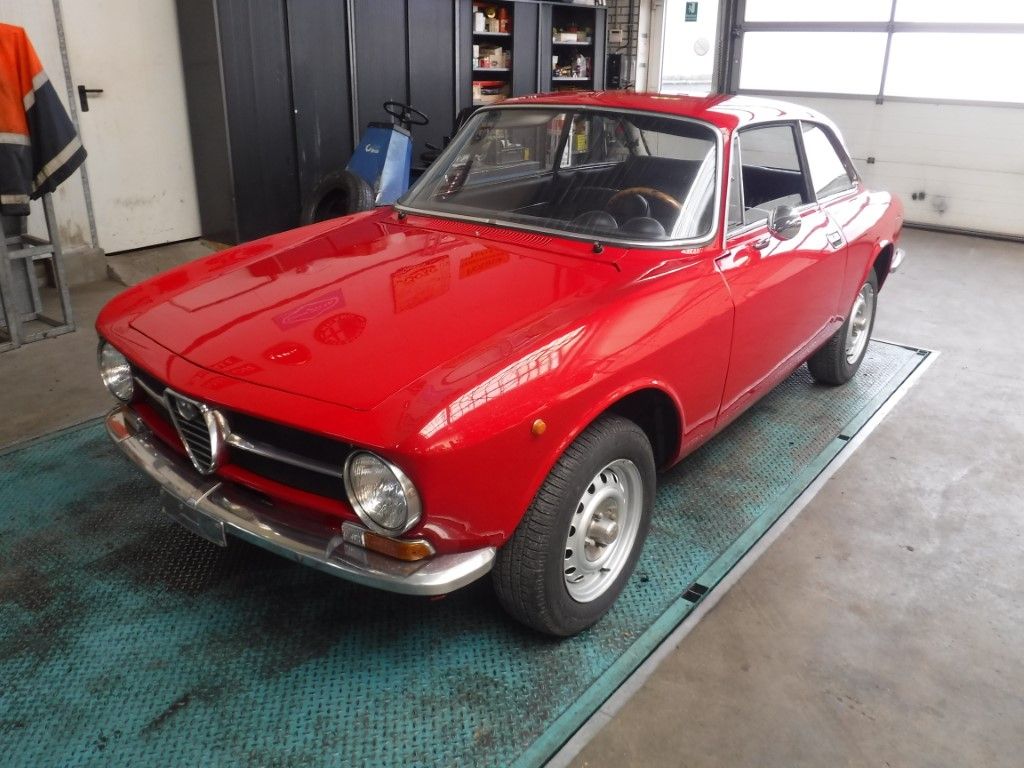 Alfa Romeo Giulia Sprint GT/GTV (105/115 Coupes) for sale | Alfa Romeo - Bertone 1300 GT jr restored - Image 3