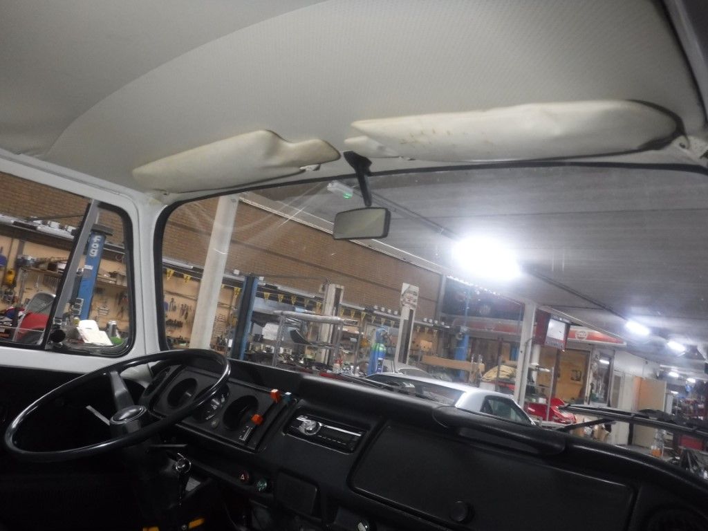 Volkswagen Transporter for sale | Volkswagen - T2 Bus - Image 15
