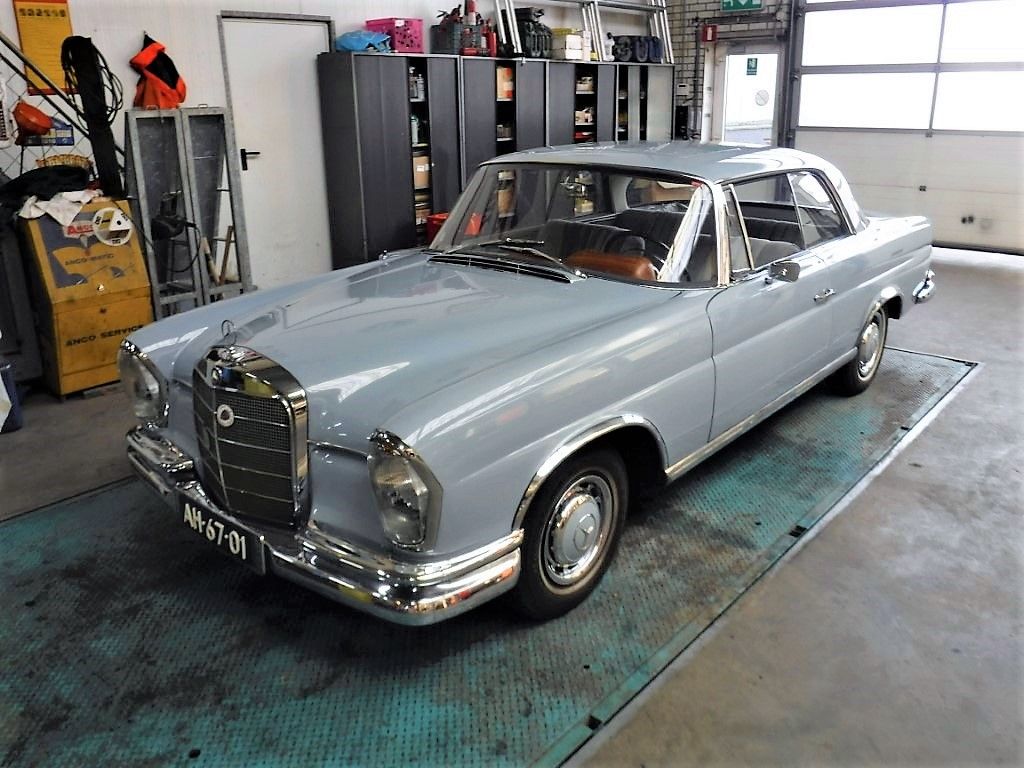 Mercedes-Benz Fintail (Heckflosse) for sale | Mercedes - 220 SE Coupe W111 - Image 3