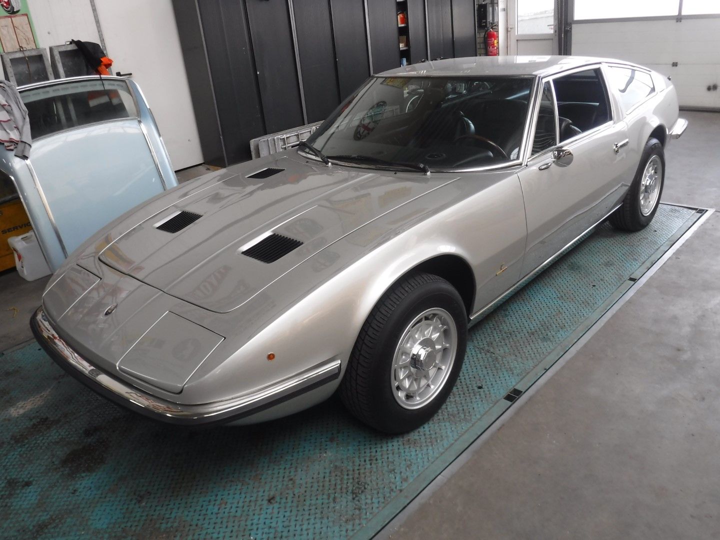 Maserati Indy for sale | Maserati - Indy 4.9 ltr silver - Image 3
