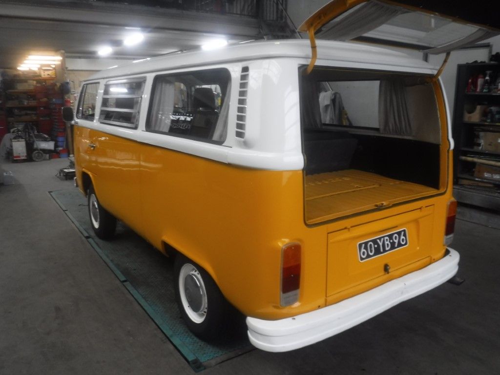 Volkswagen Transporter for sale | Volkswagen - T2 Bus - Image 33