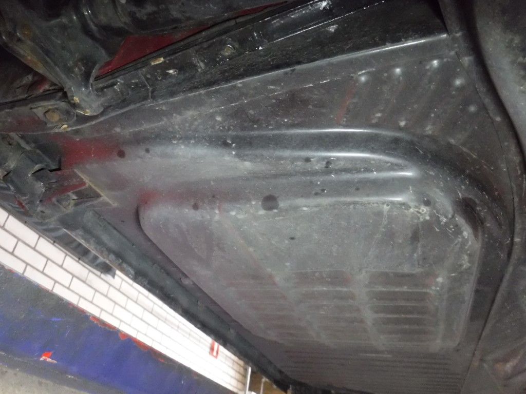 Volkswagen Karmann Ghia for sale | Volkswagen - Karmann Ghia Red - Image 35