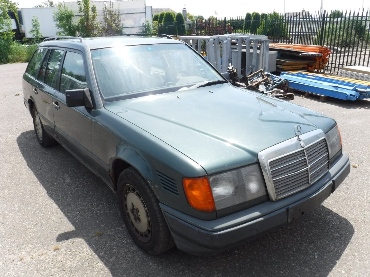 Mercedes-Benz W123 for sale | Mercedes - 300TDT - Image 4