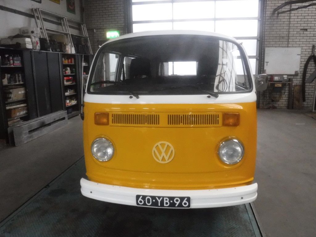 Volkswagen Transporter for sale | Volkswagen - T2 Bus - Image 25