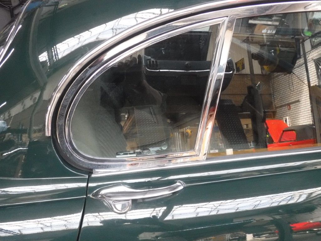 Jaguar 420G for sale | Jaguar - 420G Saloon no. 7776 - Image 42