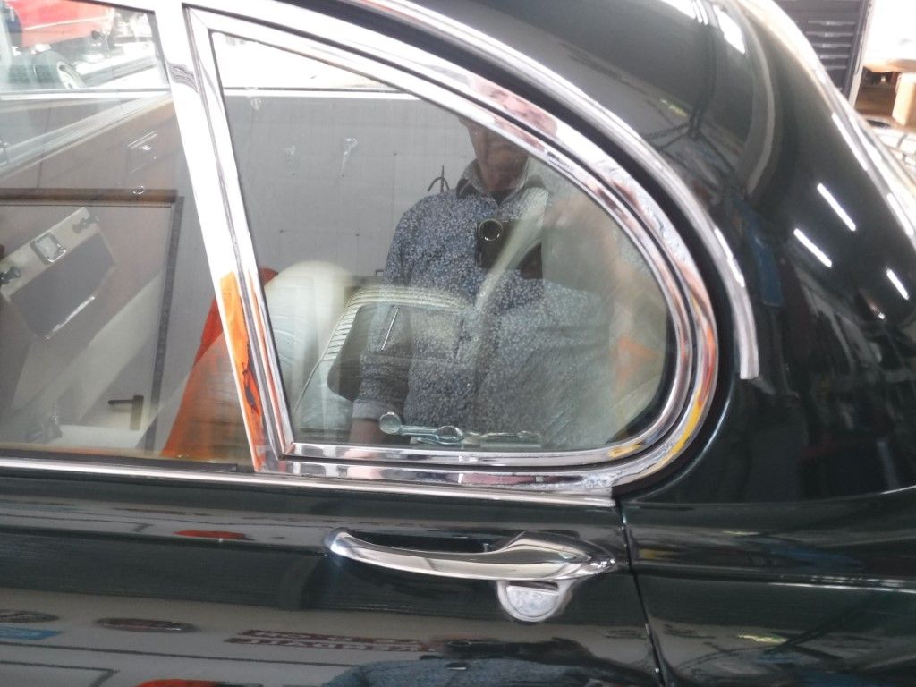 Jaguar 420G for sale | Jaguar - 420G Saloon no. 7776 - Image 44