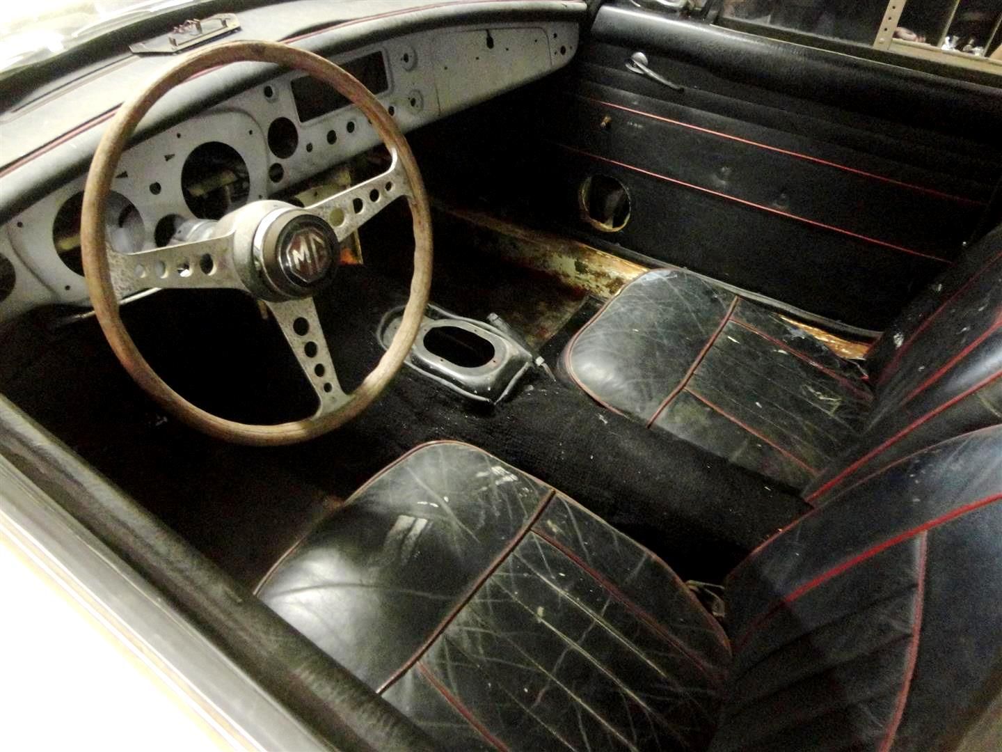 MG MGB GT for sale | MG - B GT to restore '70 - Image 28