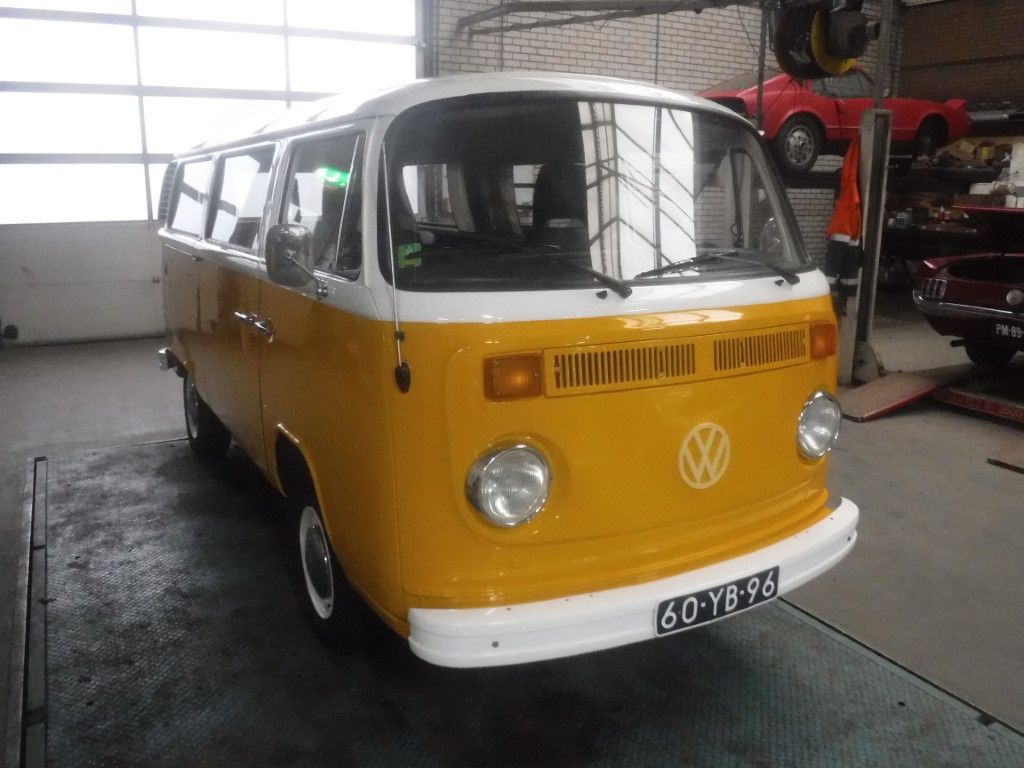 Volkswagen Transporter for sale | Volkswagen - T2 Bus - Image 36