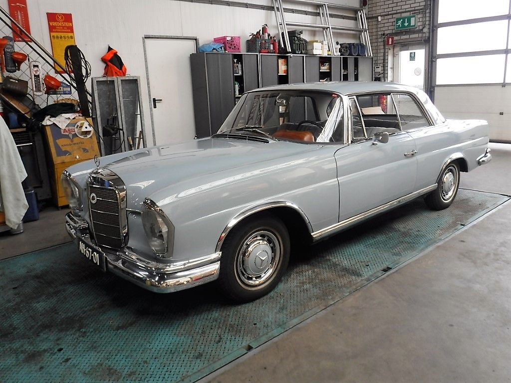 Mercedes-Benz Fintail (Heckflosse) for sale | Mercedes - 220 SE Coupe W111 - Image 5