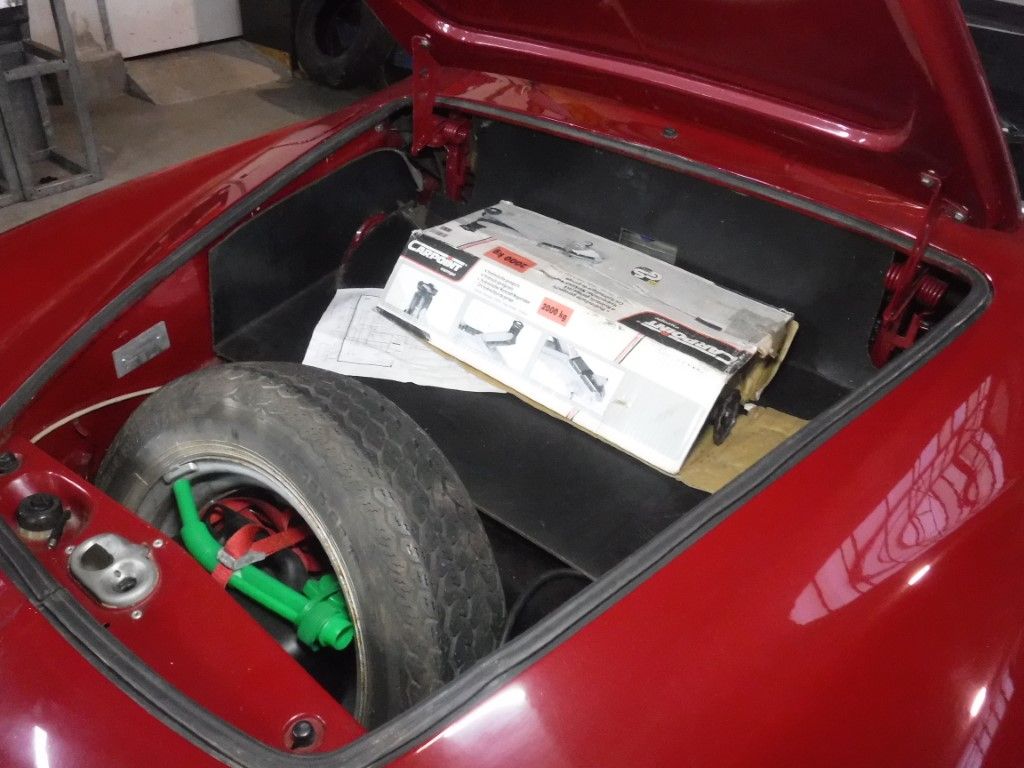 Volkswagen Karmann Ghia for sale | Volkswagen - Karmann Ghia Red - Image 53