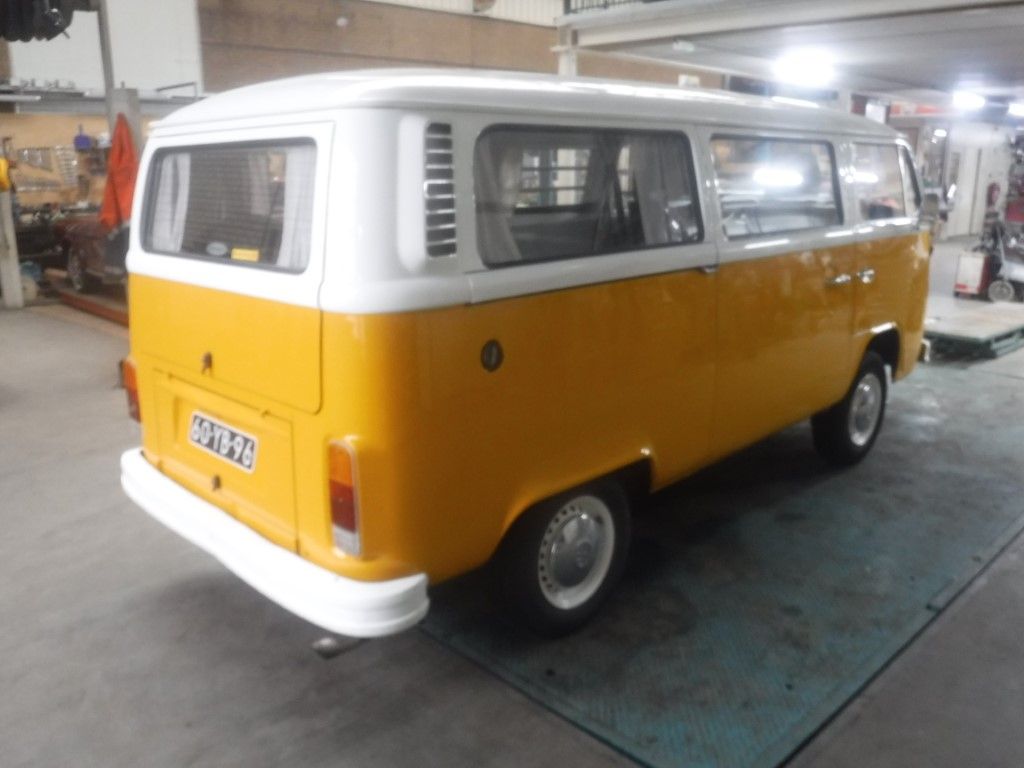 Volkswagen Transporter for sale | Volkswagen - T2 Bus - Image 47
