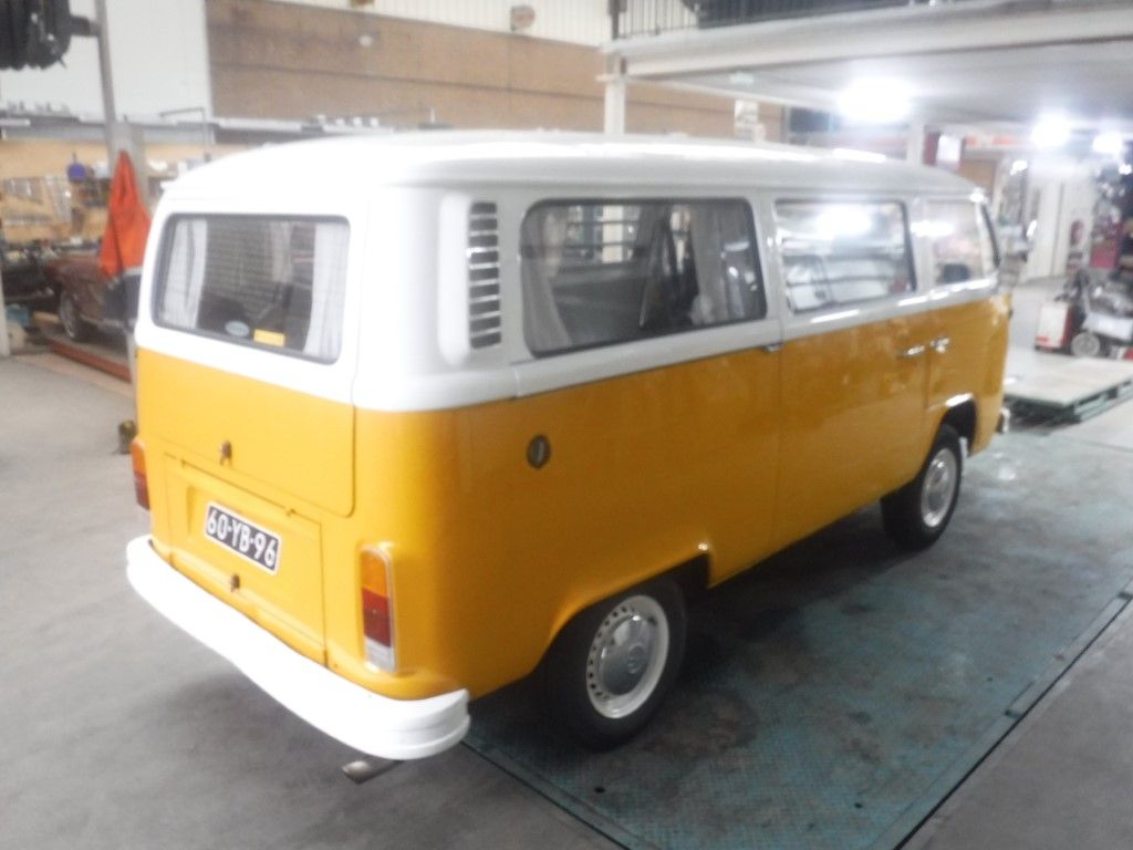 Volkswagen Transporter for sale | Volkswagen - T2 Bus - Image 48