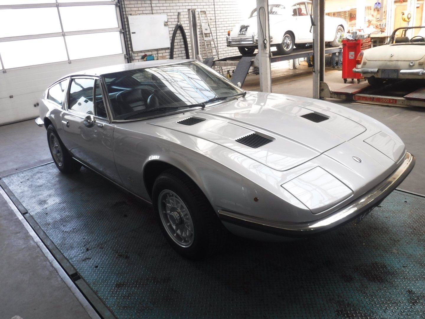 Maserati Indy for sale | Maserati - Indy 4.9 ltr silver - Image 8