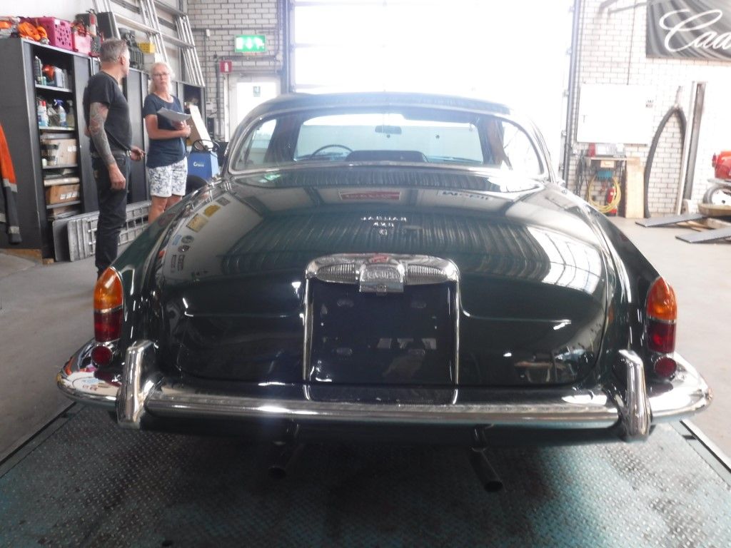 Jaguar 420G for sale | Jaguar - 420G Saloon no. 7776 - Image 79