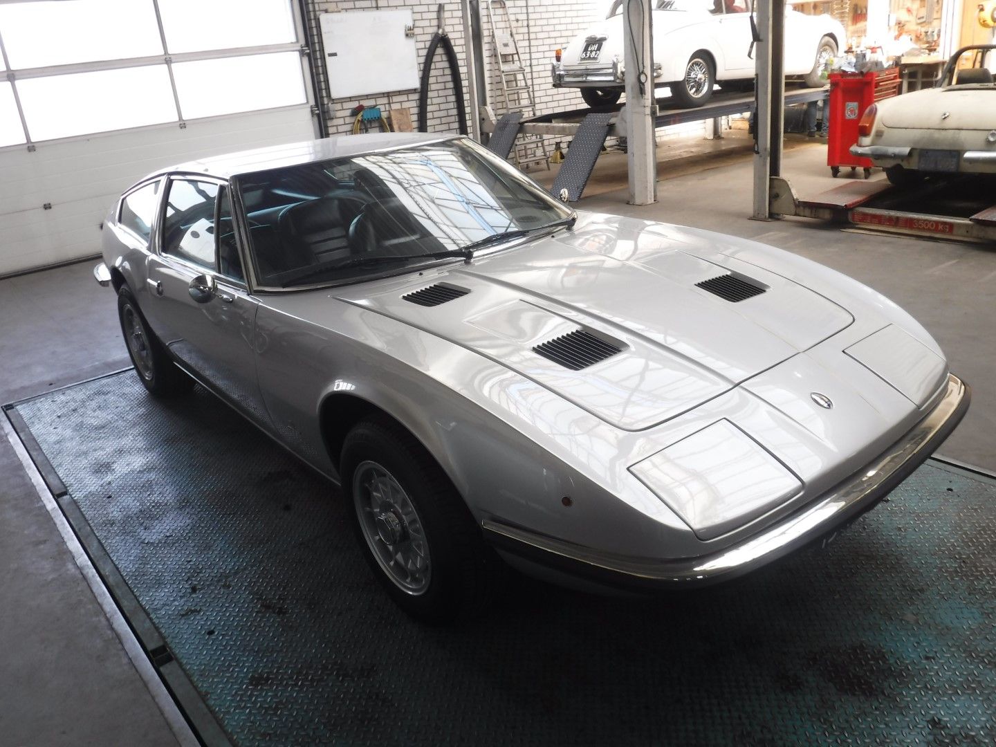Maserati Indy for sale | Maserati - Indy 4.9 ltr silver - Image 9