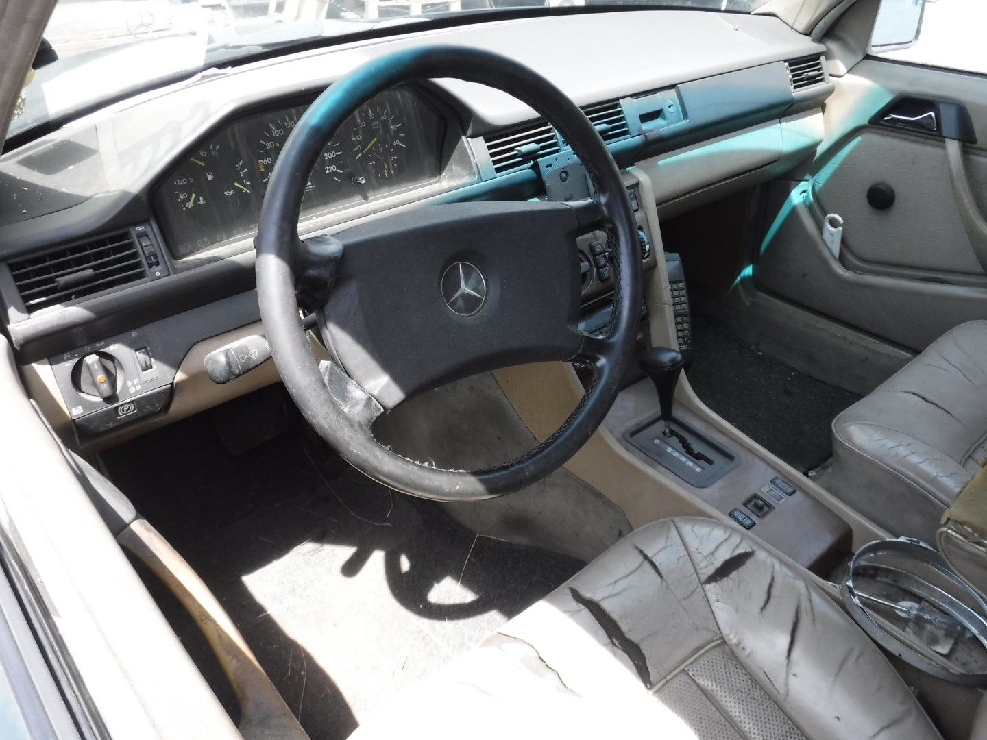 Mercedes-Benz W123 for sale | Mercedes - 300TDT - Image 10