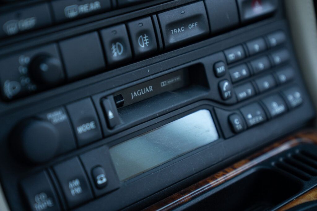 Jaguar XK8 for sale | 1998 JAGUAR XK8 - Image 36