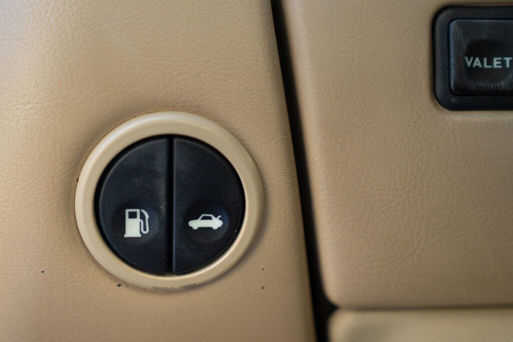 Jaguar XK8 for sale | 1998 JAGUAR XK8 - Image 43