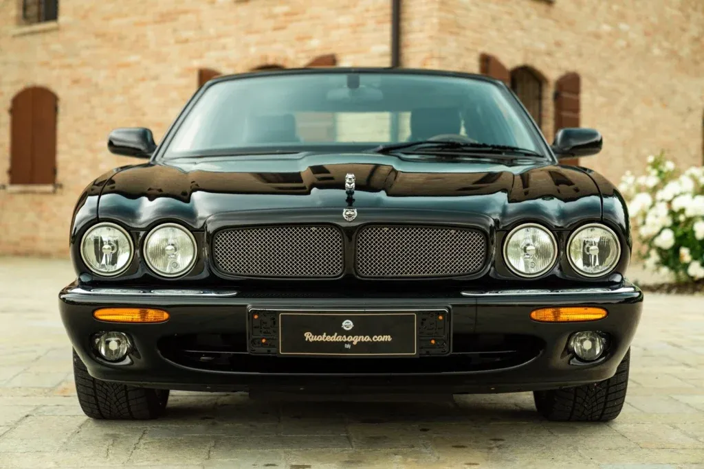 Jaguar XJ for sale | 2000 JAGUAR XJR - Image 12