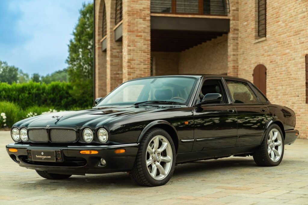 Jaguar XJ for sale | 2000 JAGUAR XJR