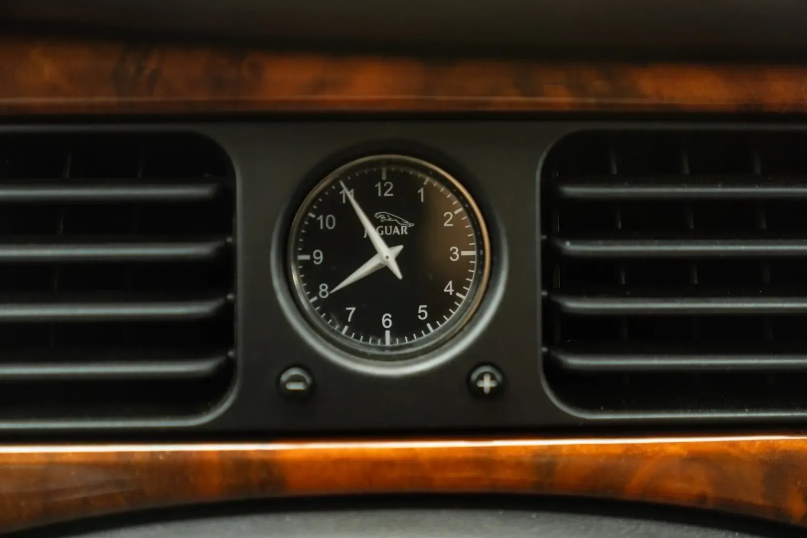 Jaguar XJ for sale | 2000 JAGUAR XJR - Image 59