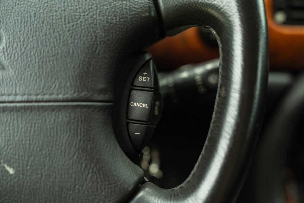 Jaguar XJ for sale | 2000 JAGUAR XJR - Image 61