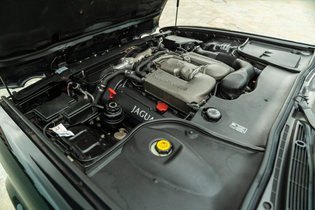 Jaguar XJ for sale | 2000 JAGUAR XJR - Image 77