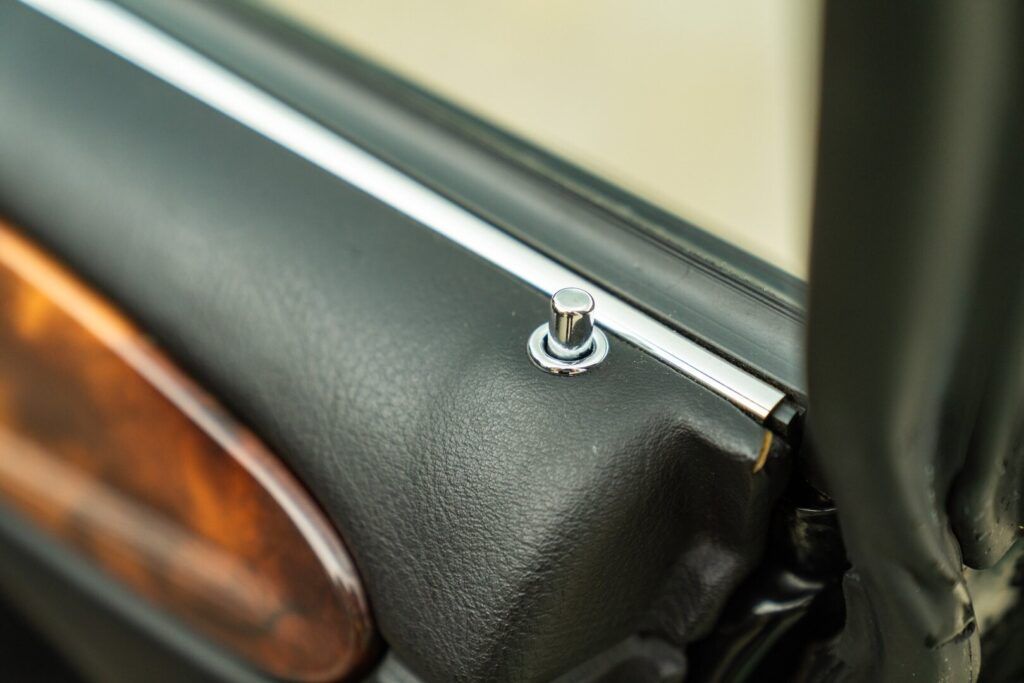 Jaguar XJ for sale | 2000 JAGUAR XJR - Image 68