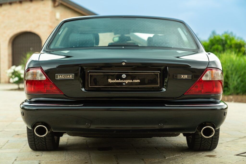 Jaguar XJ for sale | 2000 JAGUAR XJR - Image 16