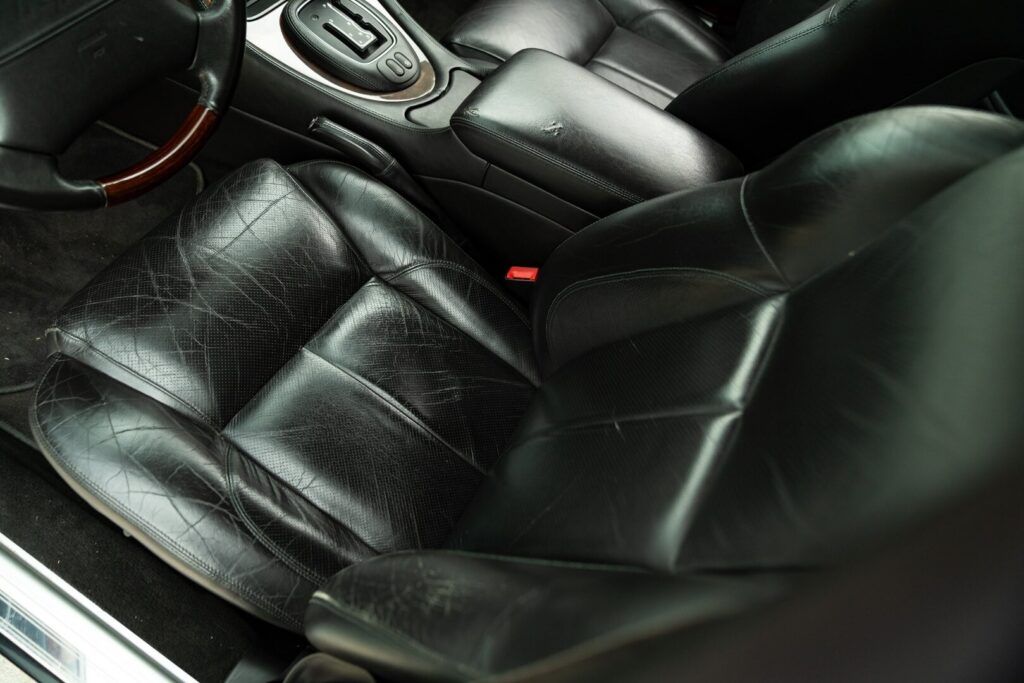 Jaguar XJ for sale | 2000 JAGUAR XJR - Image 32