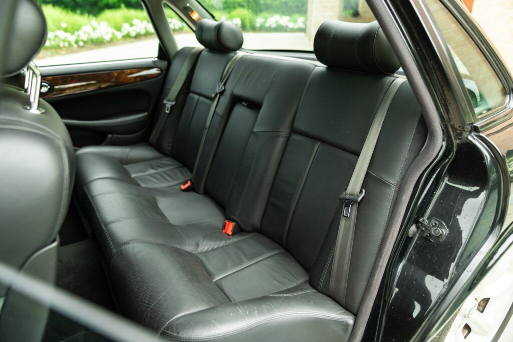 Jaguar XJ for sale | 2000 JAGUAR XJR - Image 33