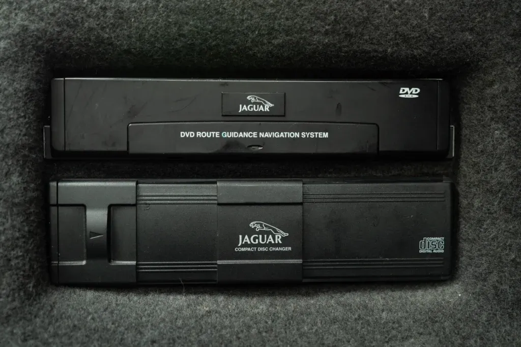 Jaguar XJ for sale | 2000 JAGUAR XJR - Image 68