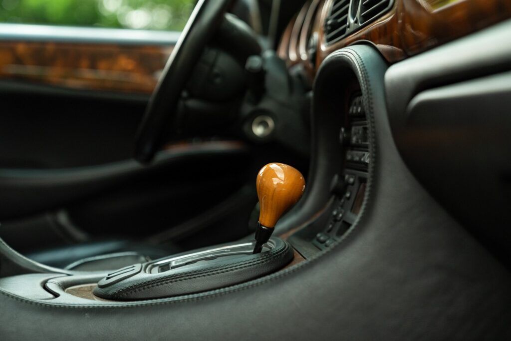 Jaguar XJ for sale | 2000 JAGUAR XJR - Image 43