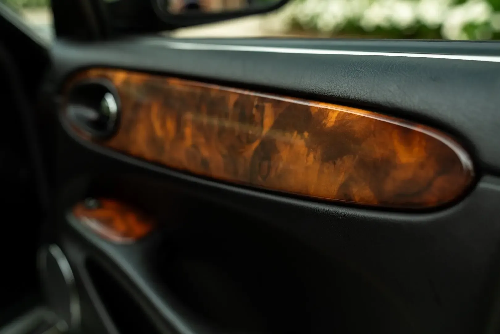 Jaguar XJ for sale | 2000 JAGUAR XJR - Image 45